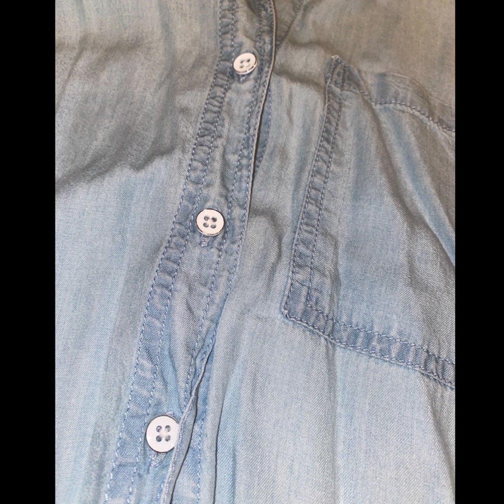 NWT Forever 21 Light Denim Button Up Size Small - Picture 4 of 6